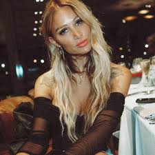 The Rise of Lou Teasdale: A Hair Styling Icon