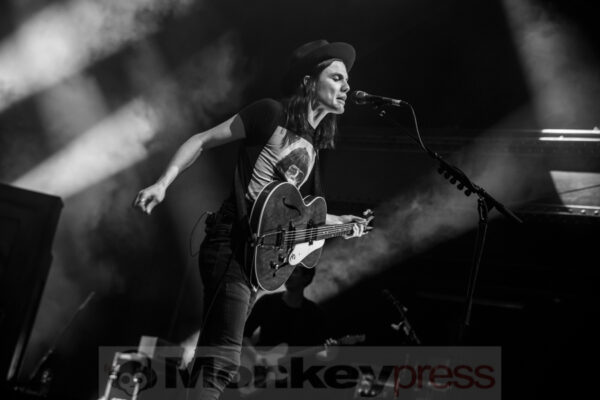 Exploring the Rise of James Bay in the Music Industry