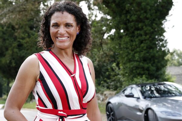 The Inspiring Journey of Mel Jones in Women’s Cricket