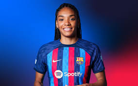 Salma Paralluelo: A Young Talent Redefining Women’s Football