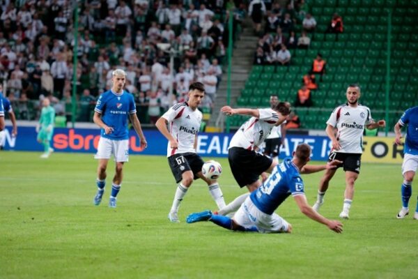 AEK Larnaka vs Legia Warszawa: A Thrilling Encounter
