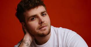 The Impact of Alex Warren on Social Media and Beyond