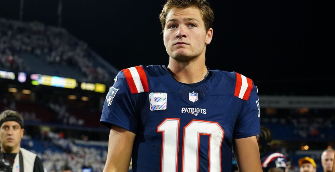 Drake Maye: A Look at the Talented Quarterback’s Journey