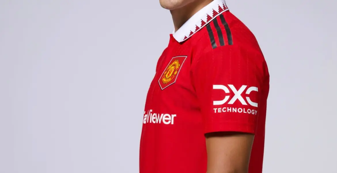 The Journey of Lisandro Martínez in Professional Football