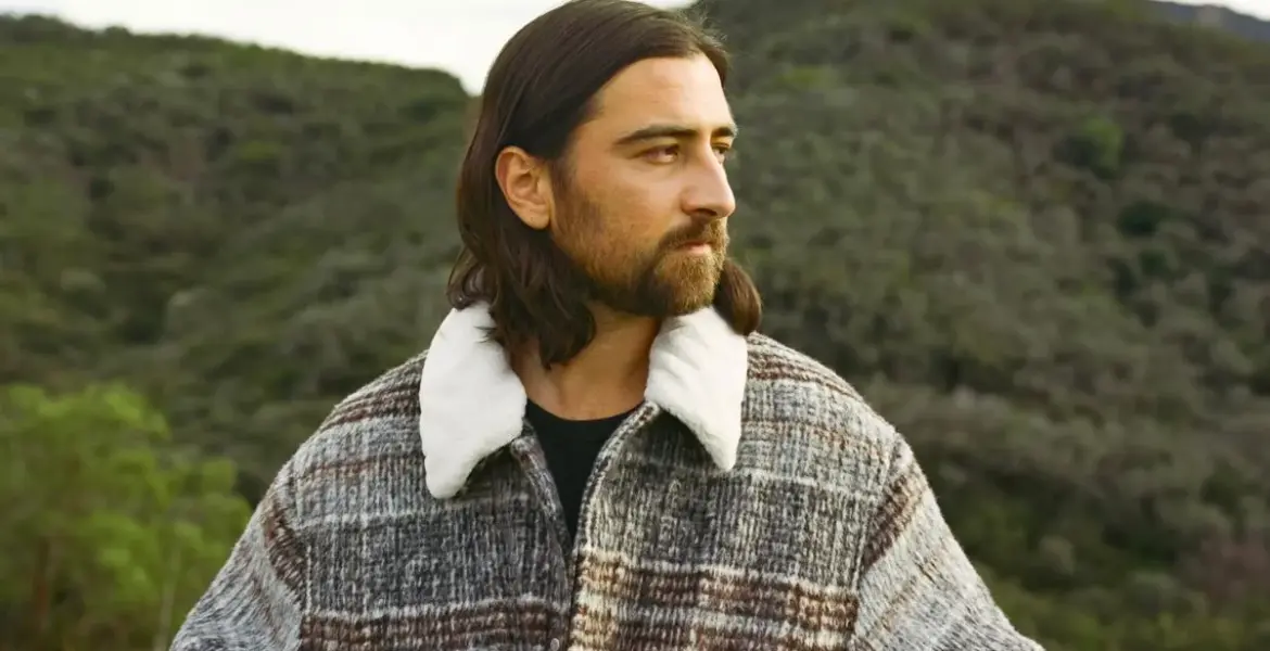 Noah Kahan: The Emergence of an Indie-Folk Sensation