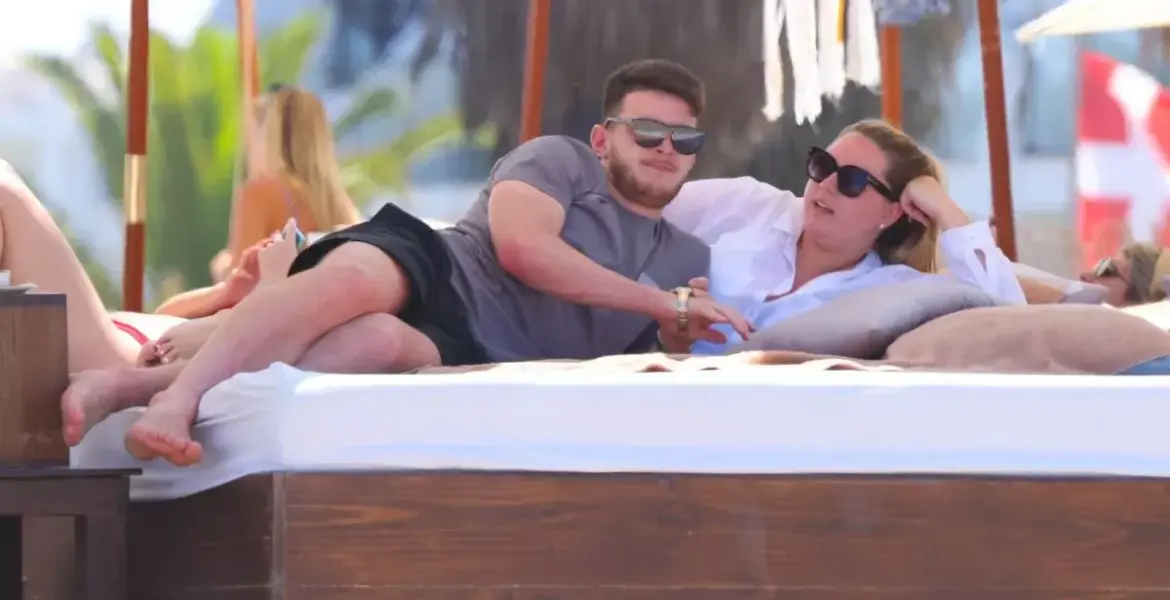 lauren fryer — GB news