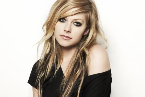 avril lavigne — GB news