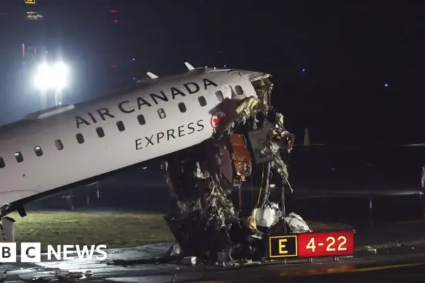 laguardia airport plane crashes — GB news