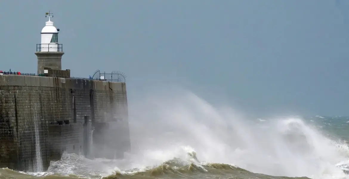 met office strong winds weather warning — GB news