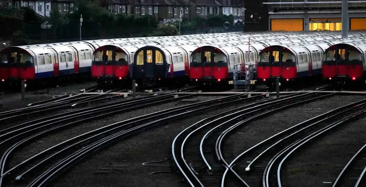 piccadilly line — GB news