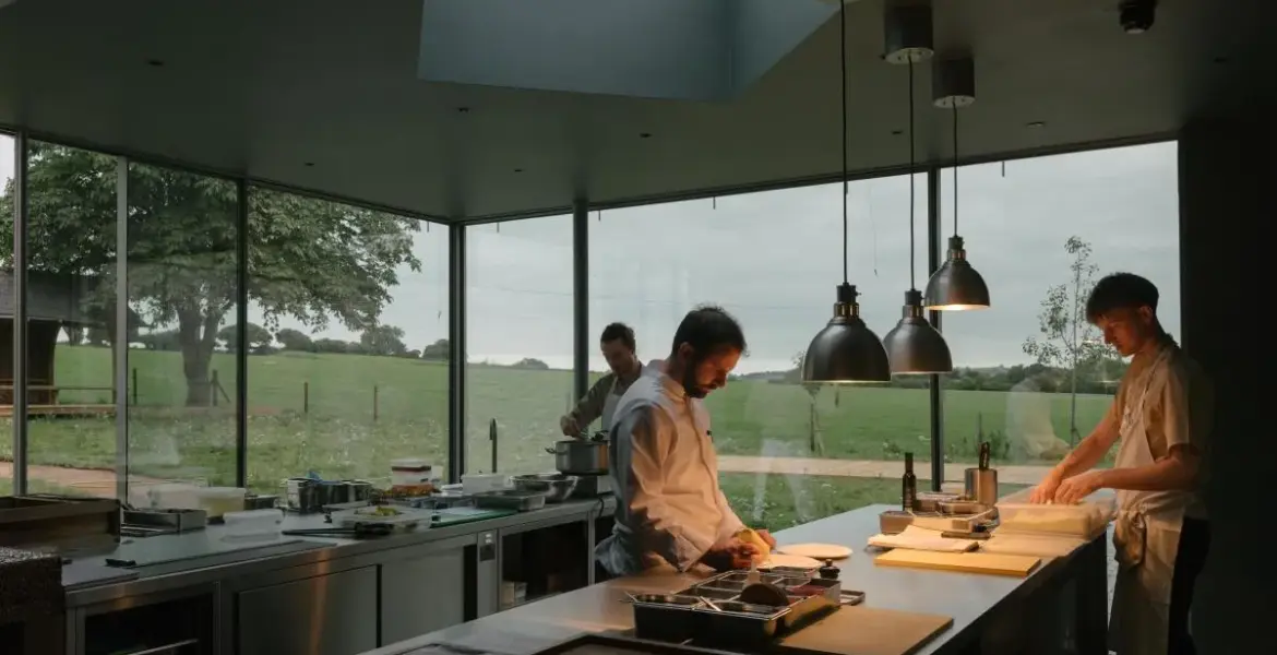 restaurant — GB news