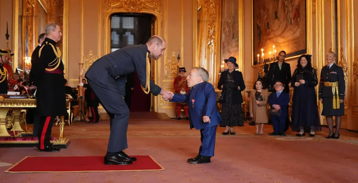 warwick davis — GB news