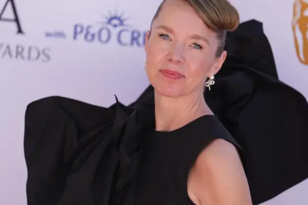 anna maxwell martin — GB news